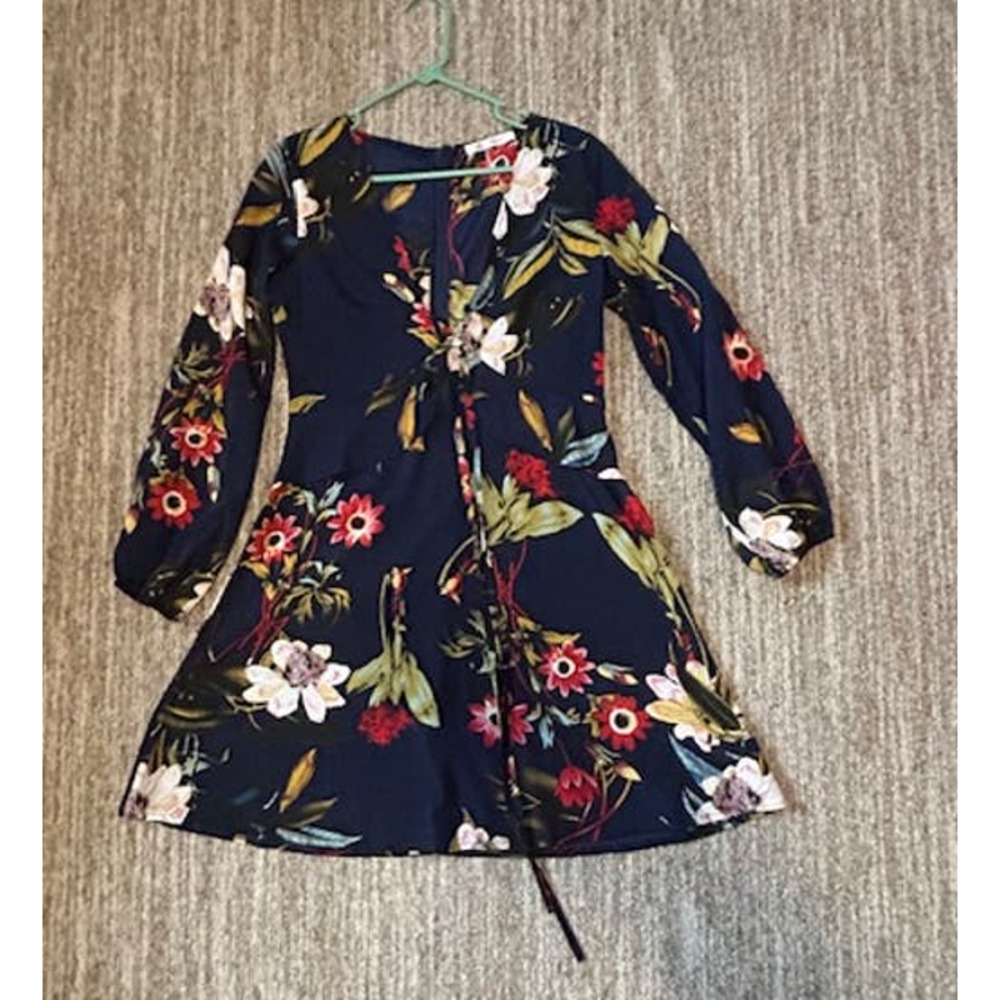 Cupshe V-Neck Navy Flowy Dress with Floral Pattern Size S
